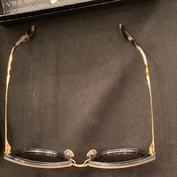 Prada sunglasses - Picture 5 of 12